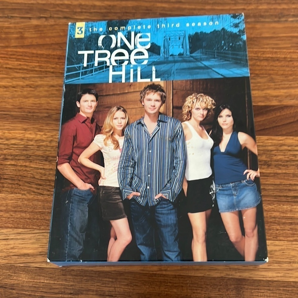ONE TREE HILL - Complete 3rd Season - DVD Like New